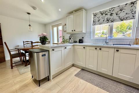 45 Barden Drive, Barnsley, S75 2QT