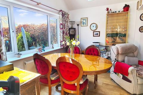 39 Bettertons Close, Fairford, GL7 4HY