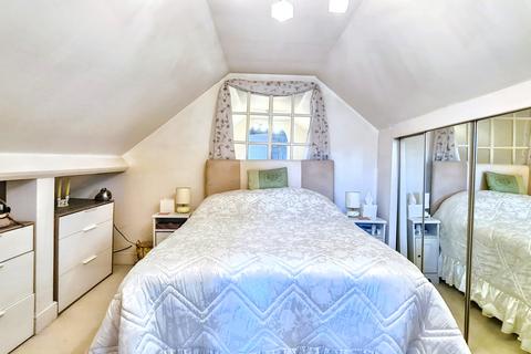 39 Bettertons Close, Fairford, GL7 4HY