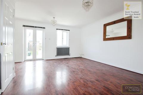 3 bedroom terraced house for sale, Station Avenue, Wickford