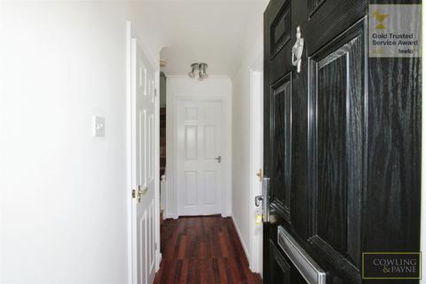 3 bedroom terraced house for sale, Station Avenue, Wickford