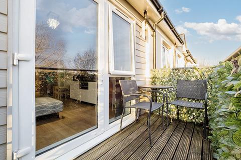 32 Louisa Oakes Close, London, E4 8AS