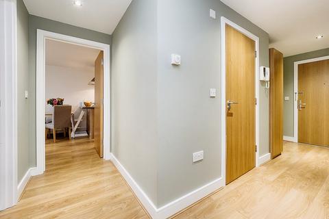 32 Louisa Oakes Close, London, E4 8AS