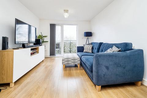 32 Louisa Oakes Close, London, E4 8AS