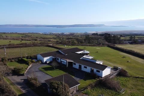 4 bedroom detached bungalow for sale, Pembrey, Burry Port