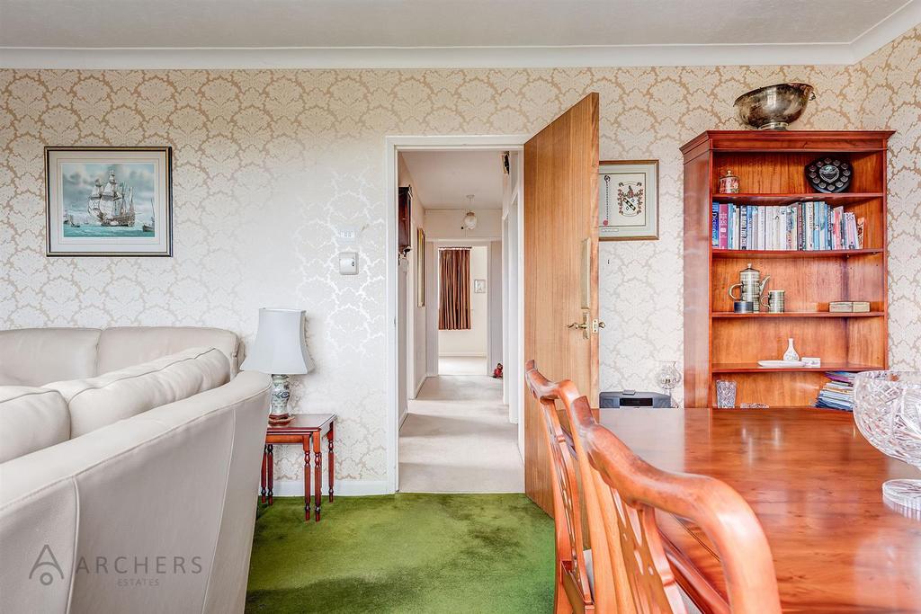 Flat5,16 Moorbank Road(Interior)(8of18).jpg