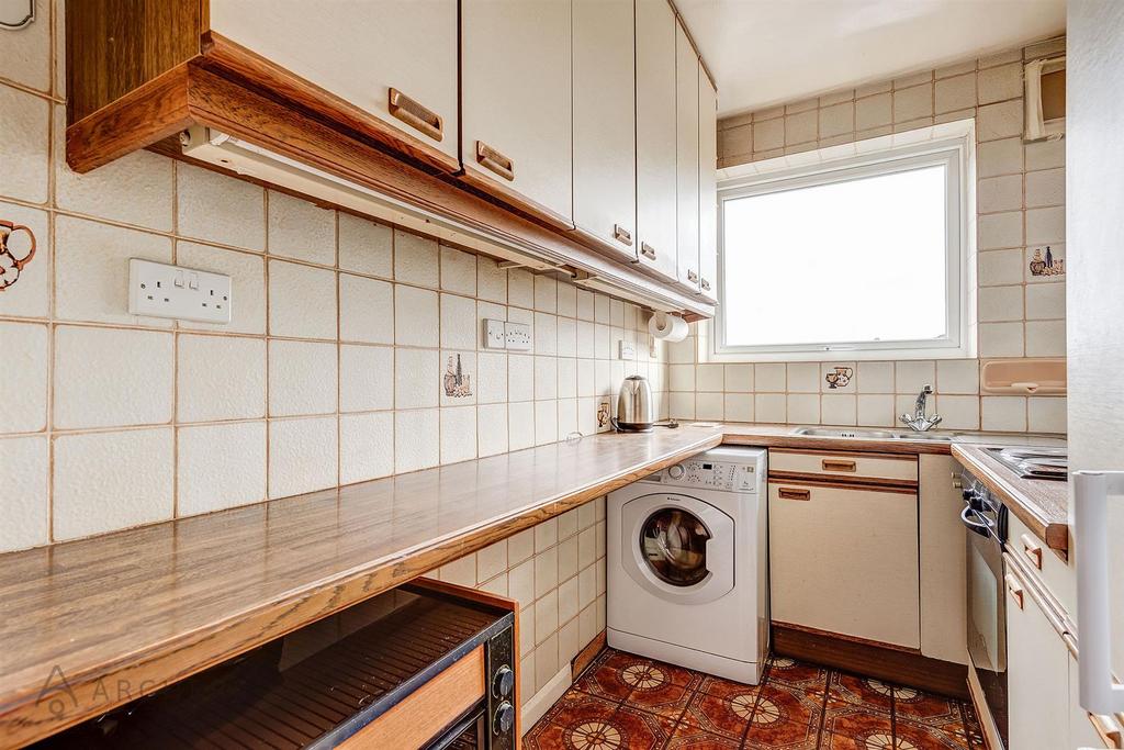 Flat5,16 Moorbank Road(Interior)(11of18).jpg