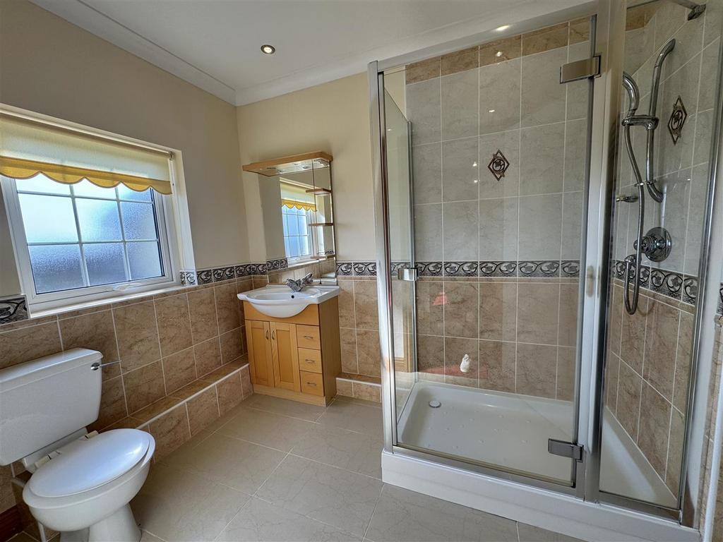Ensuite shower room