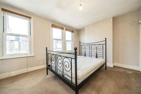 72 Leahurst Road, London, SE13 5HZ