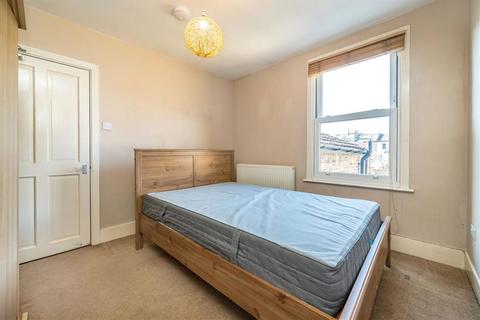 72 Leahurst Road, London, SE13 5HZ