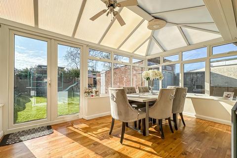 107 Burnham Road, Hullbridge, Hockley, SS5 6HQ