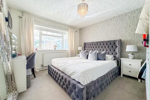 107 Burnham Road, Hullbridge, Hockley, SS5 6HQ