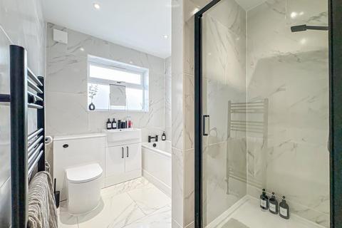 107 Burnham Road, Hullbridge, Hockley, SS5 6HQ