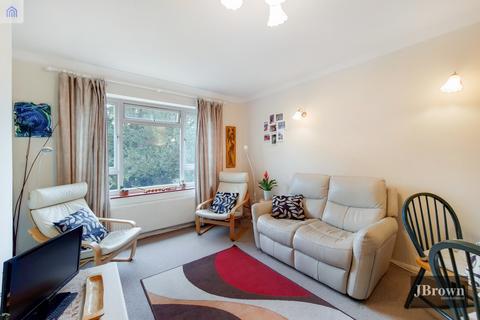 2 bedroom maisonette to rent, Ashburton Road, Croydon, Surrey, CR0