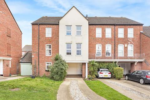 79 Park Crescent, Twickenham, TW2 6NS