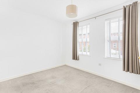 79 Park Crescent, Twickenham, TW2 6NS