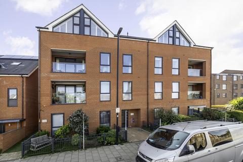 2 bedroom apartment for sale, Valley Road, Streatham, London SW16