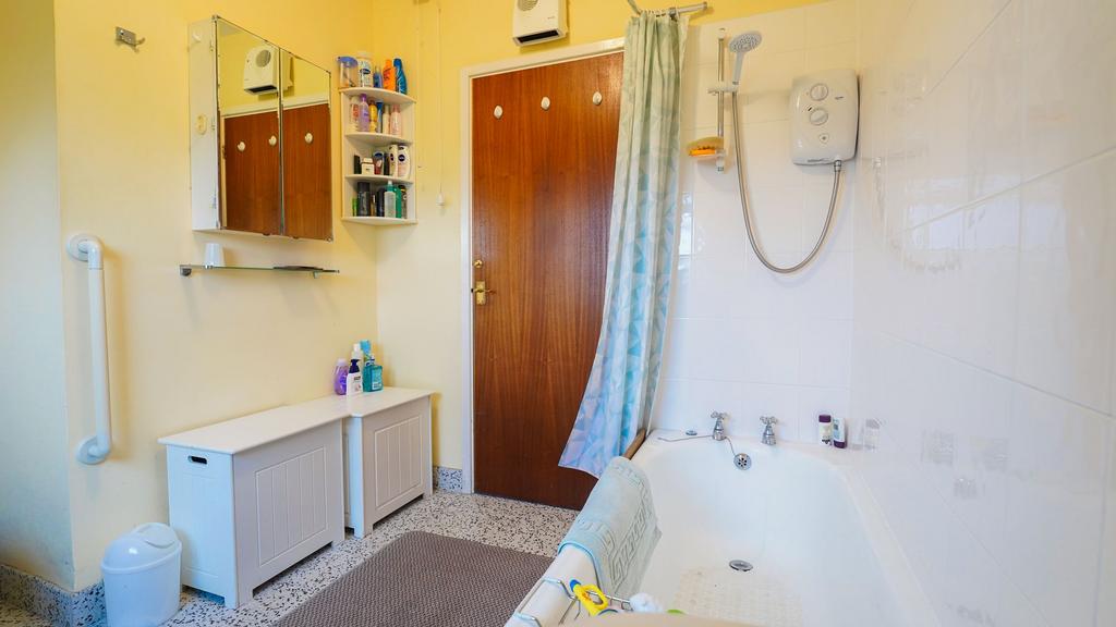 Main Bathroom