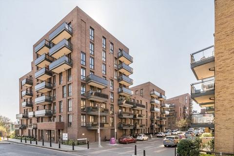 3 bedroom flat to rent, Bow Common Lane, London E3