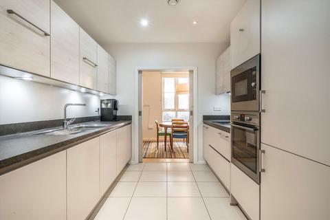 3 bedroom flat to rent, Bow Common Lane, London E3