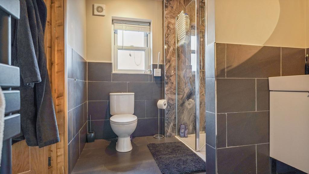 En Suite Shower Room