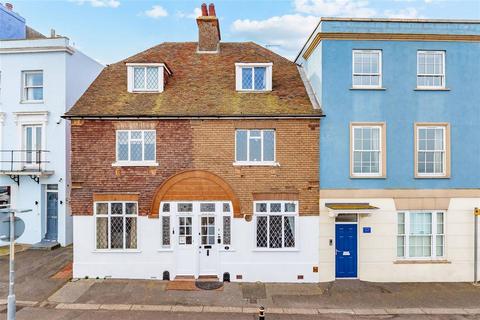 Central Parade, Herne Bay