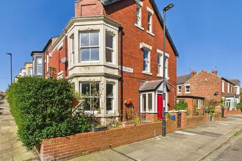 3 bedroom maisonette for sale, Lansdowne Gardens, Jesmond, Newcastle Upon Tyne, NE2