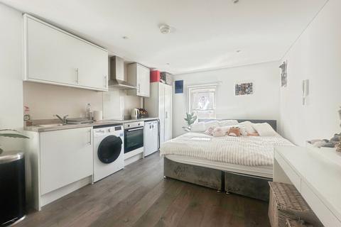 Studio to rent, New Cross Road New Cross SE14