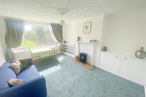 2 bedroom semi-detached bungalow for sale, Silver Street, Holton-Le-Clay, Grimsby, N.E. Lincs, DN36 5DX
