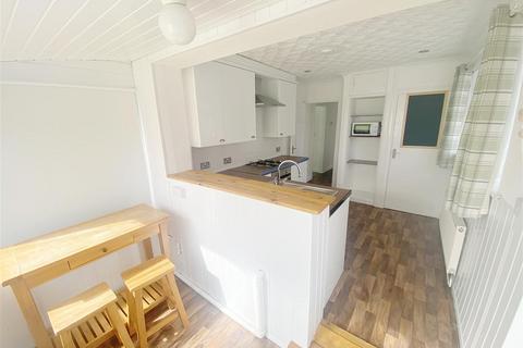 2 bedroom semi-detached bungalow for sale, Silver Street, Holton-Le-Clay, Grimsby, N.E. Lincs, DN36 5DX