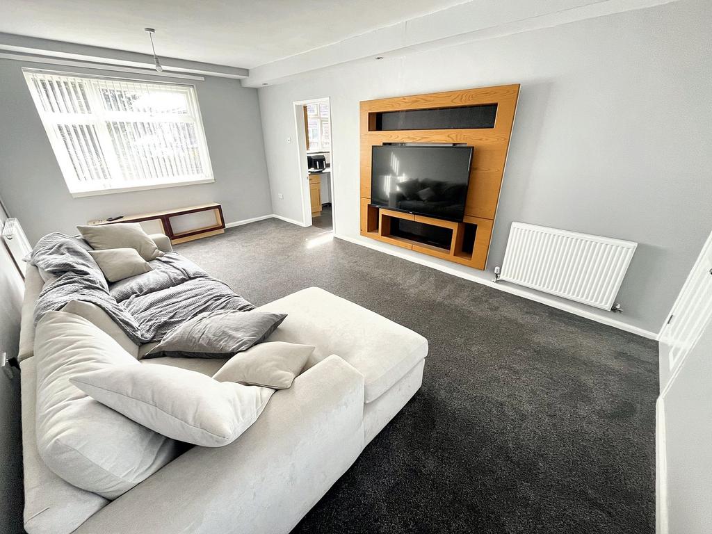 Lounge-Dining Room