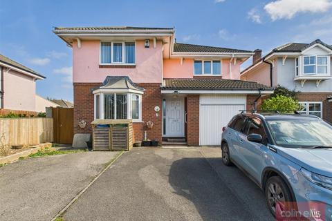 4 bedroom detached house for sale, Cavalry Court, Scarborough