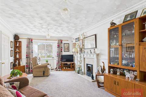 4 bedroom detached house for sale, Cavalry Court, Scarborough