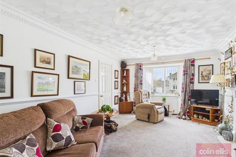 4 bedroom detached house for sale, Cavalry Court, Scarborough