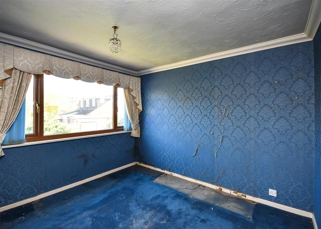 3 Greenslade Road-Bedroom 1.jpg