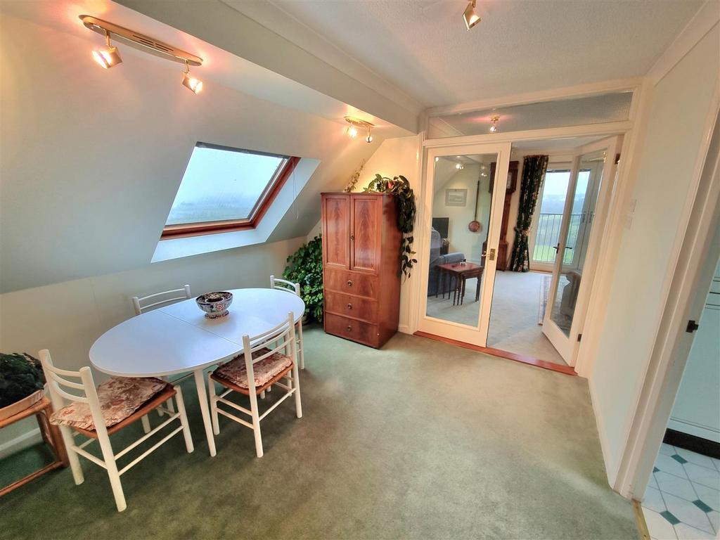 Dining area.jpg