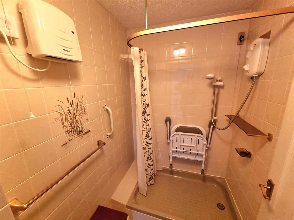 Shower room.jpg