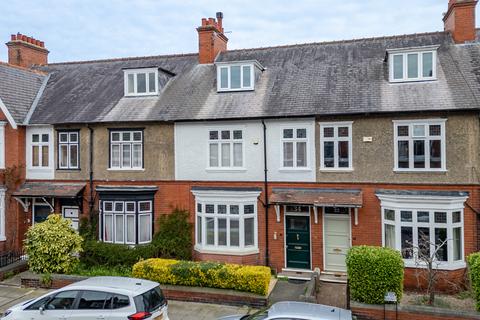 6 bedroom townhouse for sale, Swinburne Road, Darlington, DL3
