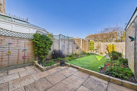 3 bedroom semi-detached house for sale, Sycamore Close, Towcester, NN12