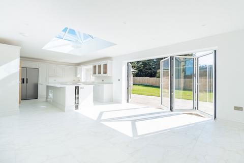 5 bedroom detached house for sale, Otterham Quay Lane, Gillingham ME8
