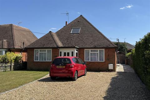 4 bedroom chalet for sale, Elstead  *No Onward Chain*