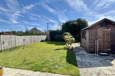 4 bedroom chalet for sale, Elstead  *No Onward Chain*