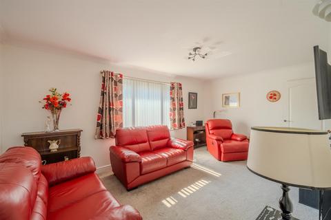 1 Ambrose Way, New Inn, Pontypool, NP4 0QR
