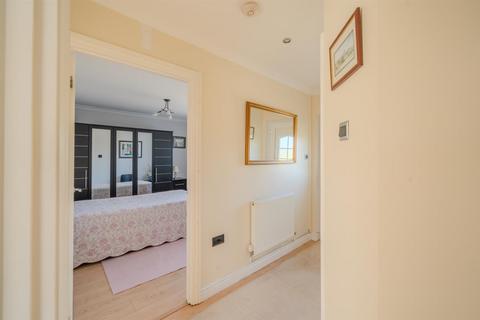 1 Ambrose Way, New Inn, Pontypool, NP4 0QR