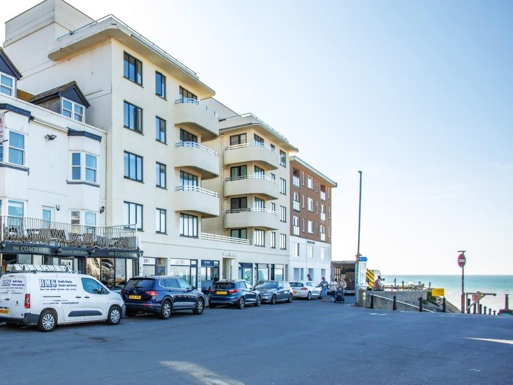 Highcliffe Court12a.jpg