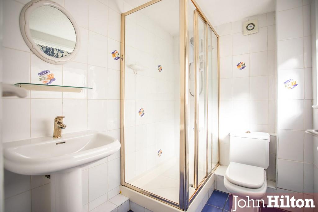Highcliffe Court28.jpg