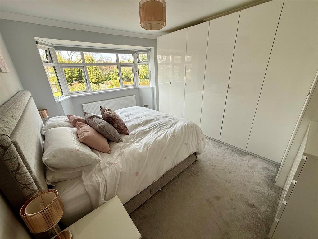 WR57 Bed1.jpg