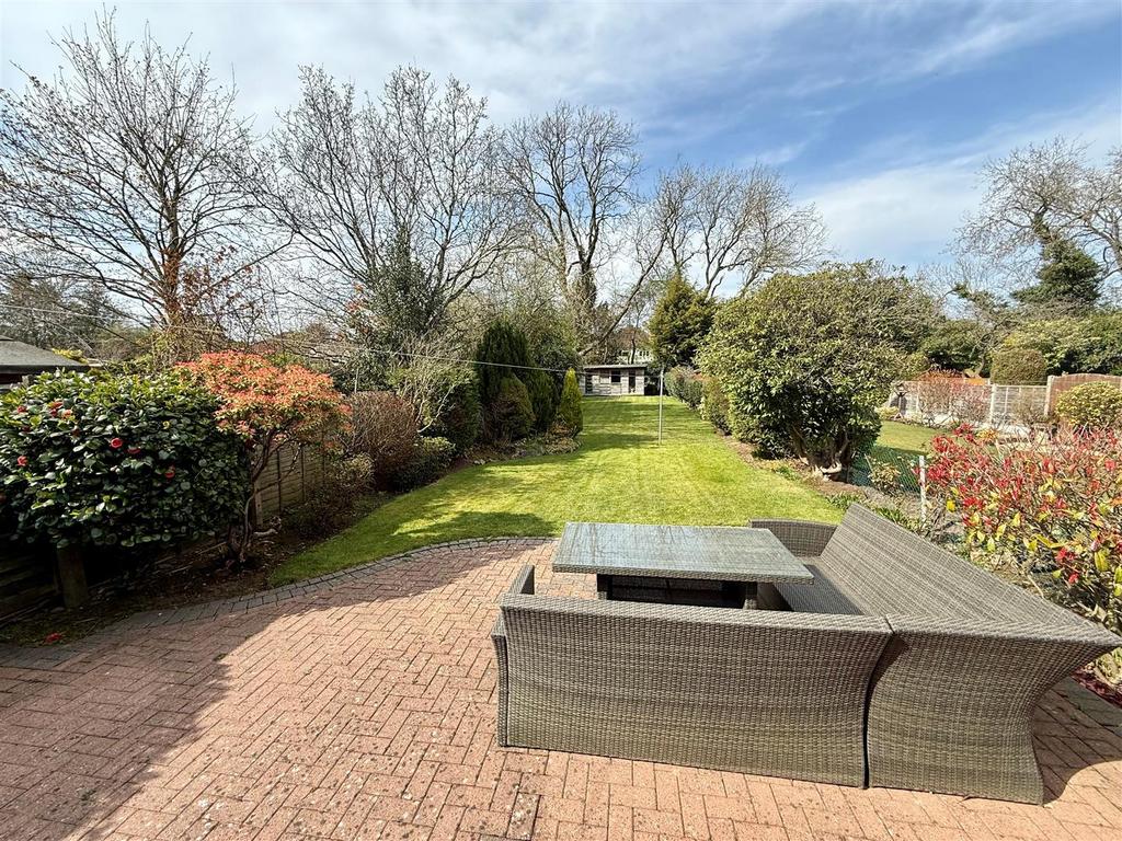 WR57 Garden2.jpg