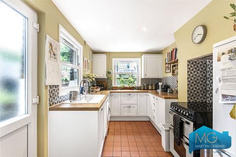 18 Morley Avenue, London, N22 6LY
