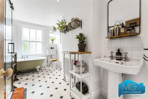 18 Morley Avenue, London, N22 6LY